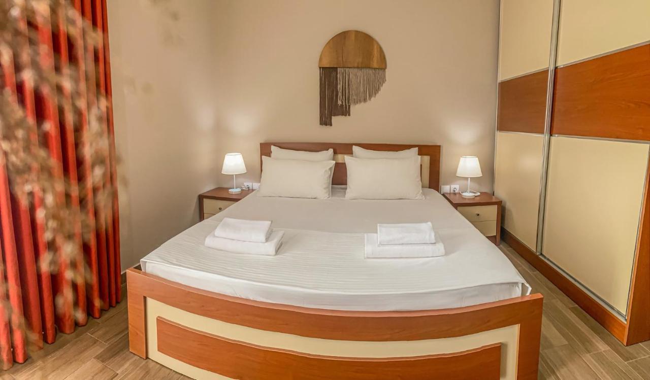 Aljur Hotel Химара Экстерьер фото