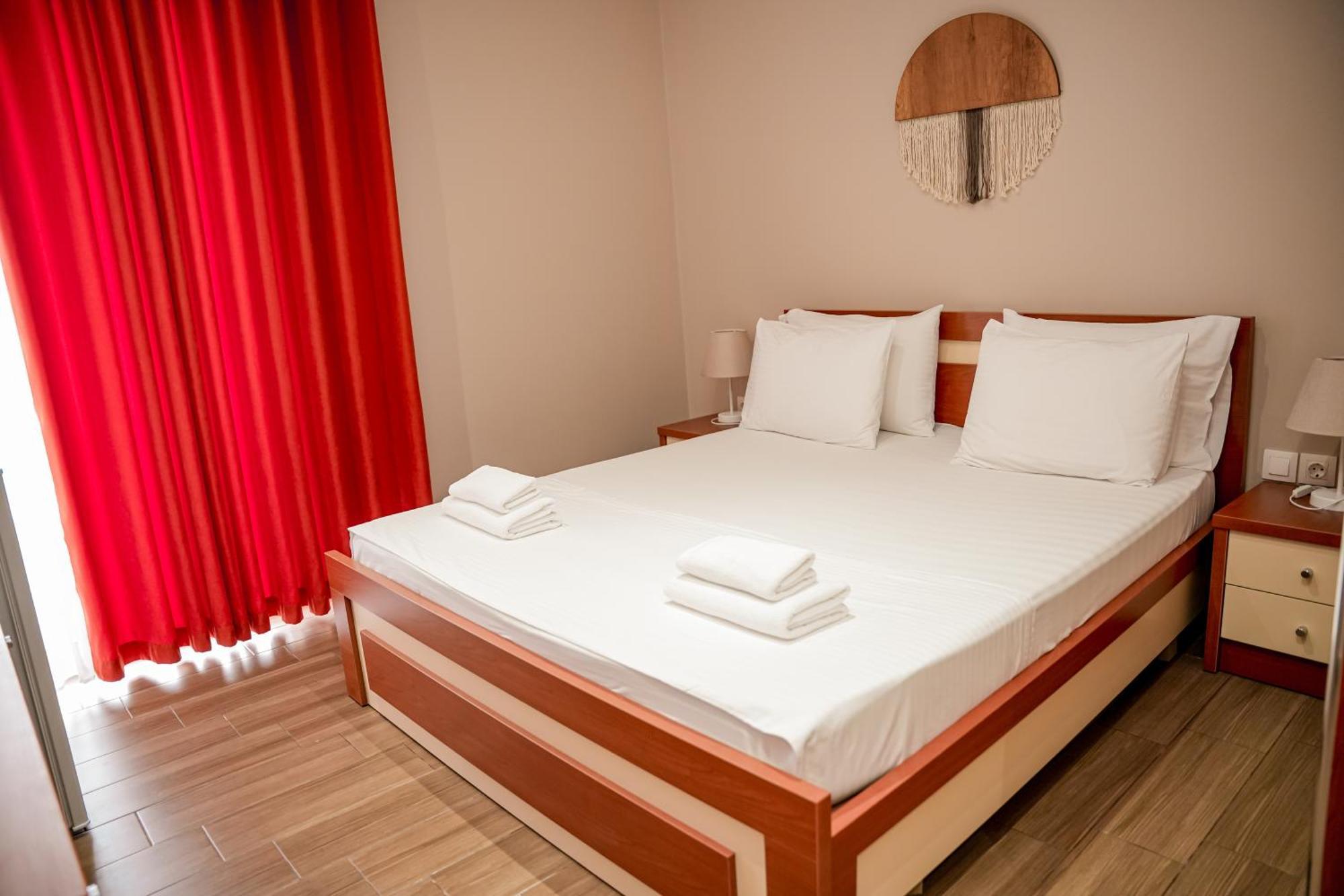 Aljur Hotel Химара Экстерьер фото